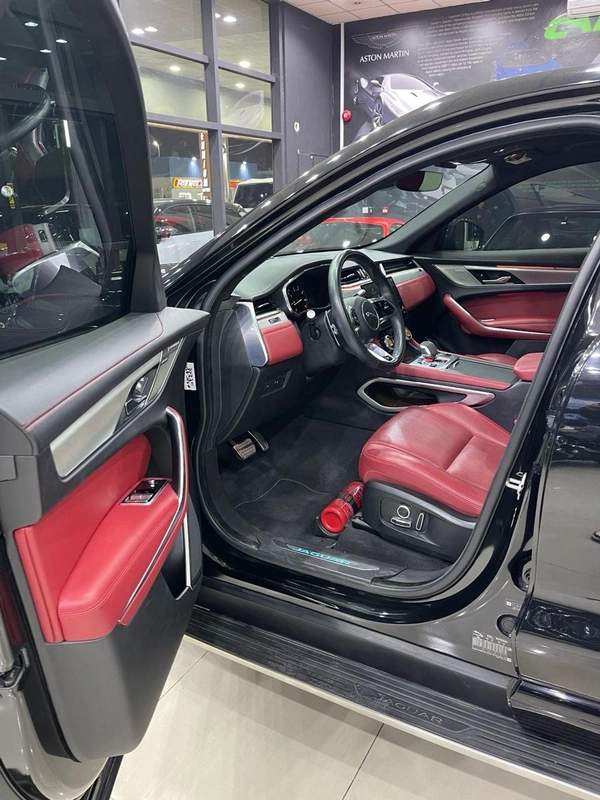 Jaguar F Pace R-Dynamic Black P250 2.0L