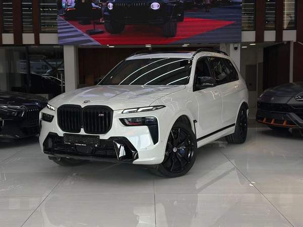 BMW X7 xDriveM60i (6 Seats)