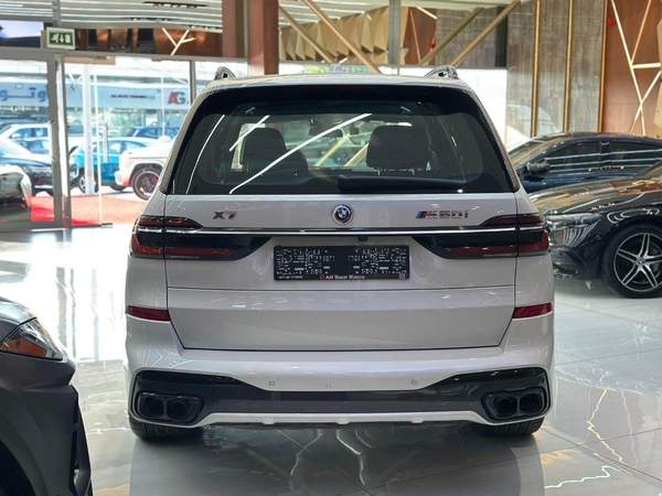 BMW X7 xDriveM60i (6 Seats)