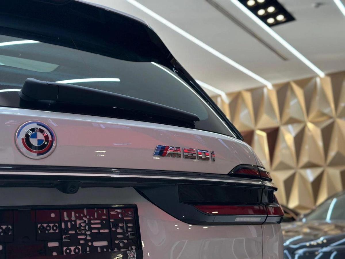 BMW X7 xDriveM60i (6 Seats)-6-6