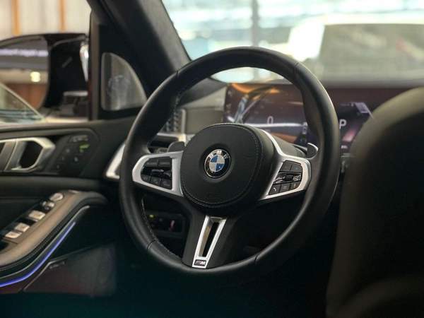BMW X7 xDriveM60i (6 Seats)