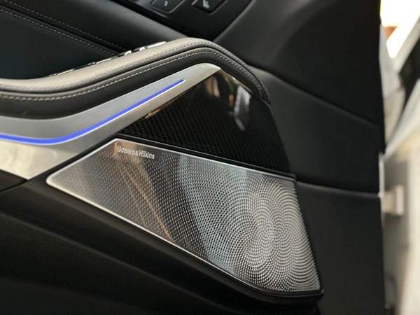 BMW X7 xDriveM60i (6 Seats)