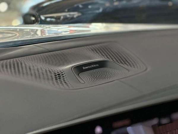 BMW X7 xDriveM60i (6 Seats)