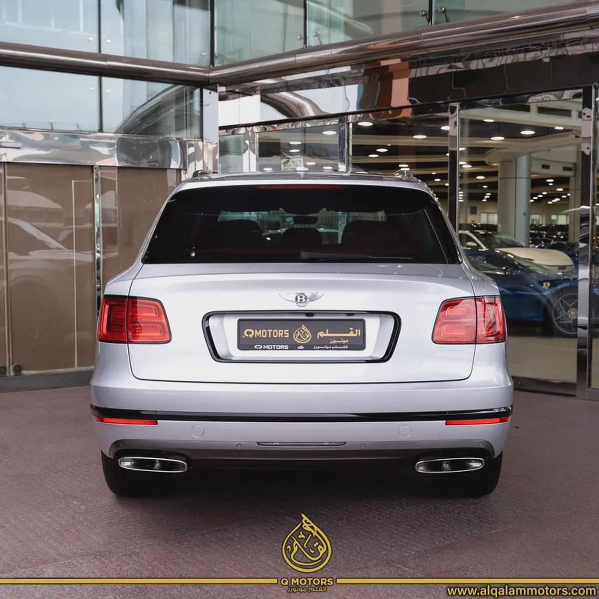 Bentley Bentayga W12 2018 - GCC Specs - Done 64,000KM-2-2