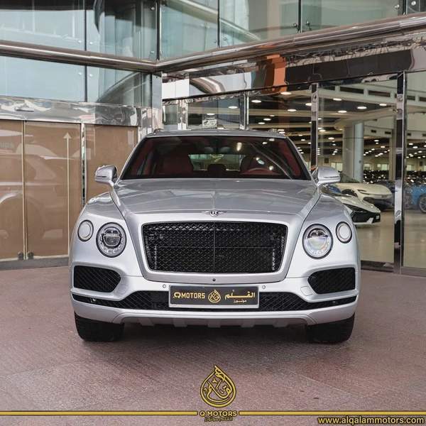 Bentley Bentayga W12 2018 - GCC Specs - Done 64,000KM