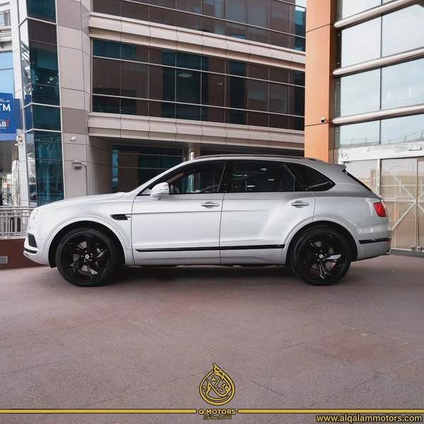Bentley Bentayga W12 2018 - GCC Specs - Done 64,000KM