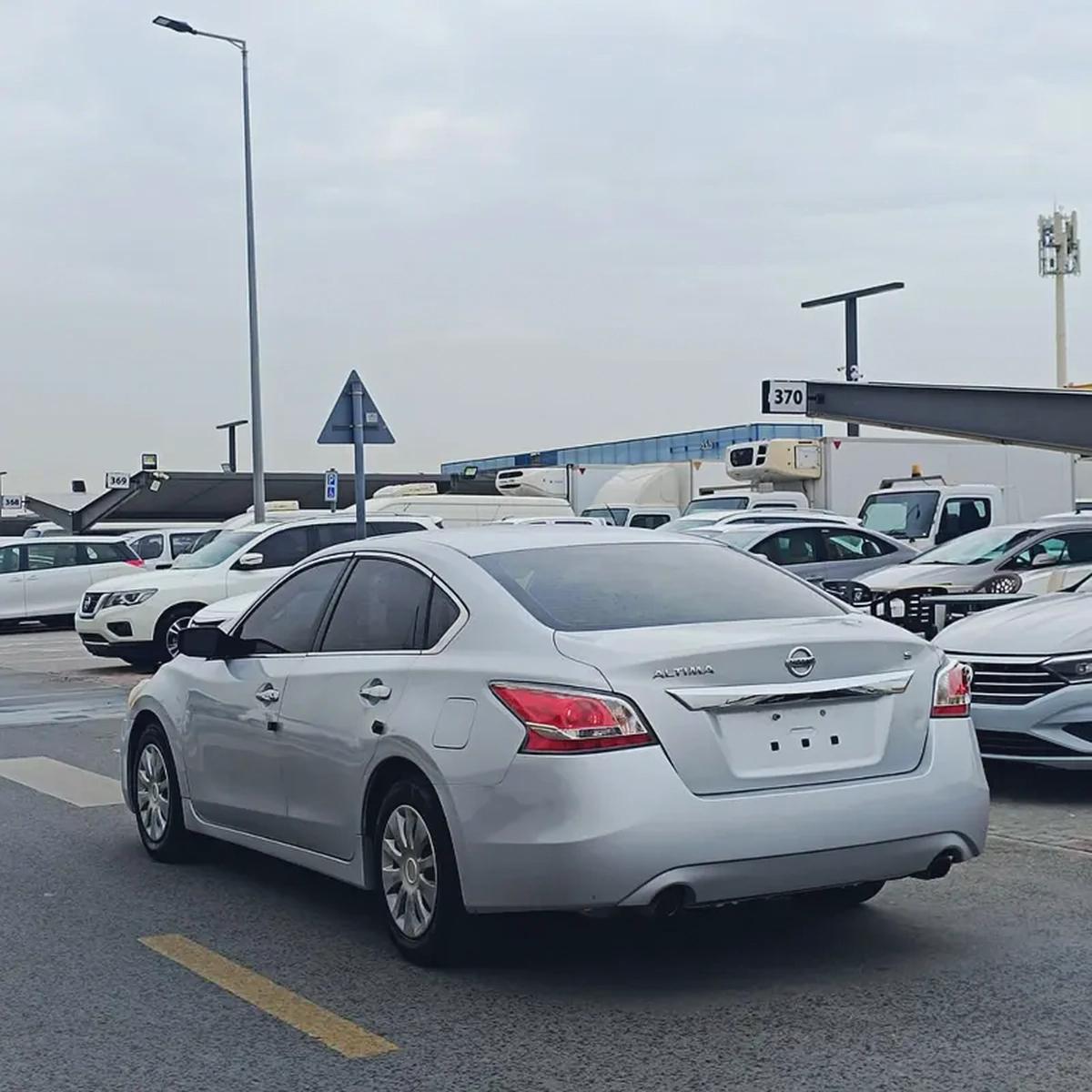 Nissan Altima S, 2015, American Specs - Perfect Family Car-3-3