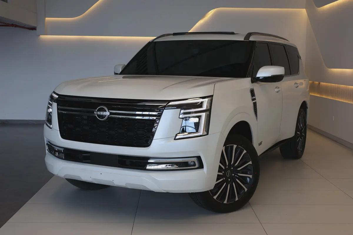 PATROL LE PLATINUM CITY ( 3.5L V6 TWINTURBO ) - 2,600 KM ONLY - GCC SPECS - WARRANTY / SERVICE --0-0