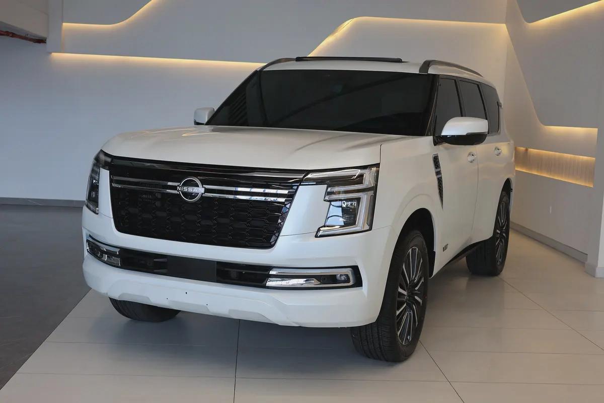 PATROL LE PLATINUM CITY ( 3.5L V6 TWINTURBO ) - 2,600 KM ONLY - GCC SPECS - WARRANTY / SERVICE --2-2