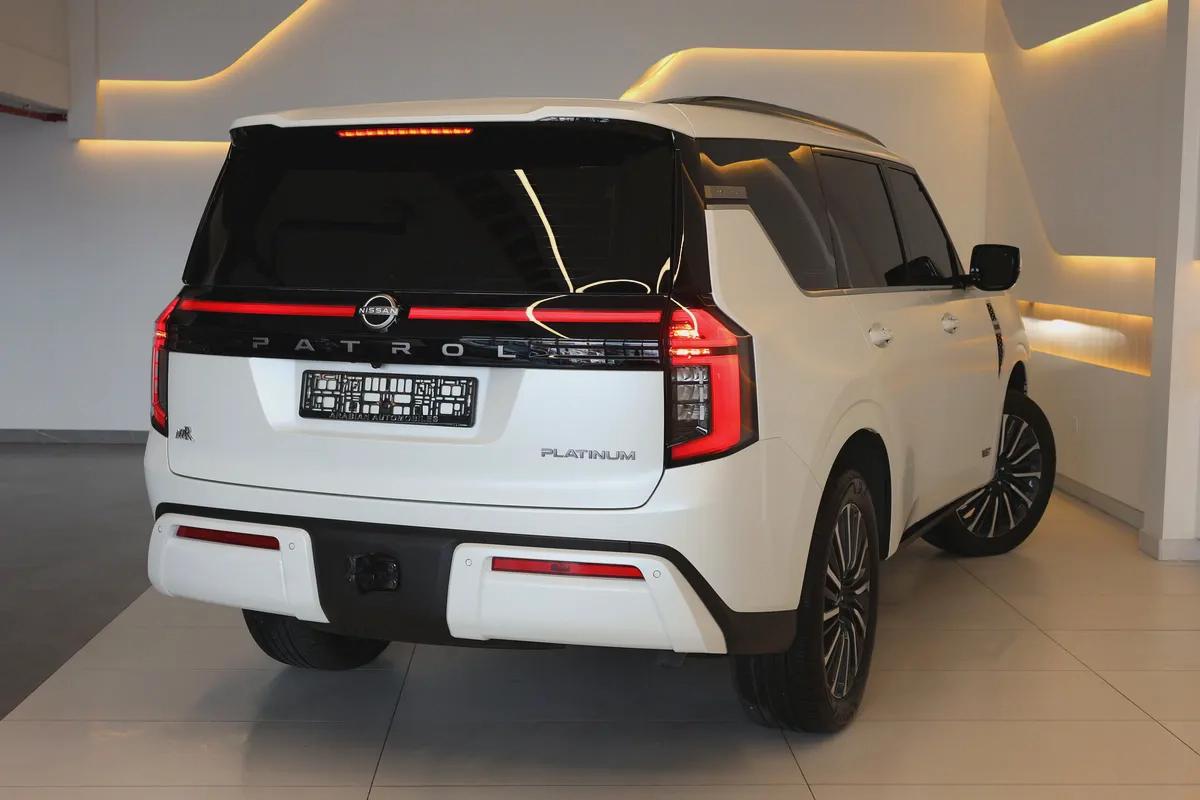 PATROL LE PLATINUM CITY ( 3.5L V6 TWINTURBO ) - 2,600 KM ONLY - GCC SPECS - WARRANTY / SERVICE --5-5