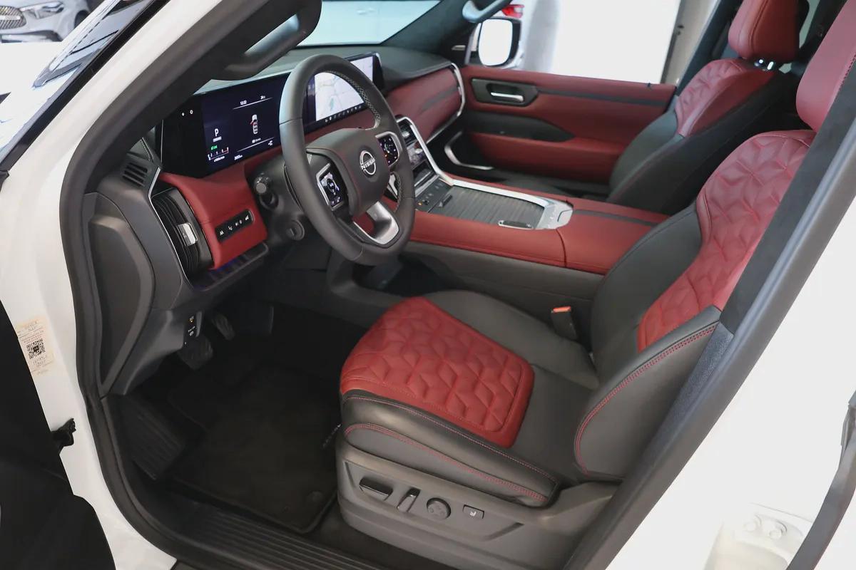 PATROL LE PLATINUM CITY ( 3.5L V6 TWINTURBO ) - 2,600 KM ONLY - GCC SPECS - WARRANTY / SERVICE --10-10