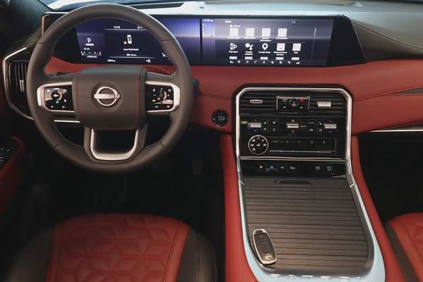 PATROL LE PLATINUM CITY ( 3.5L V6 TWINTURBO ) - 2,600 KM ONLY - GCC SPECS - WARRANTY / SERVICE -