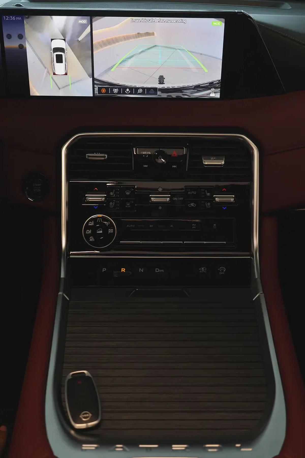 PATROL LE PLATINUM CITY ( 3.5L V6 TWINTURBO ) - 2,600 KM ONLY - GCC SPECS - WARRANTY / SERVICE --14-14