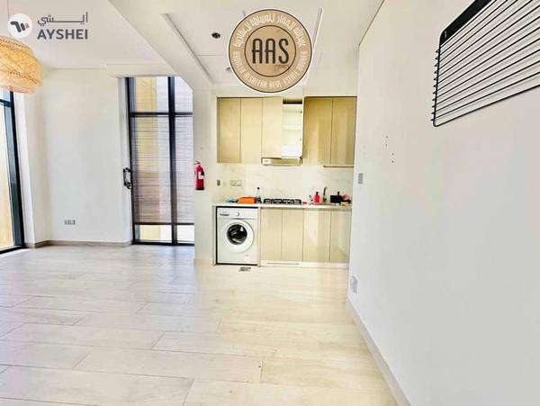 Pool view •• chiller free •• spacious layout •• corner unit