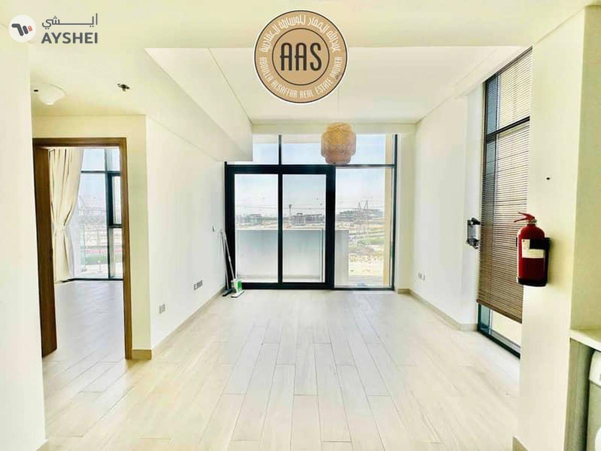 Pool view •• chiller free •• spacious layout •• corner unit-1-landscape