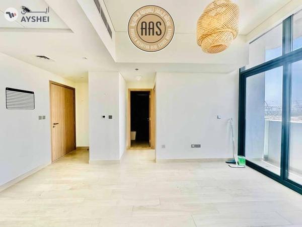 Pool view •• chiller free •• spacious layout •• corner unit