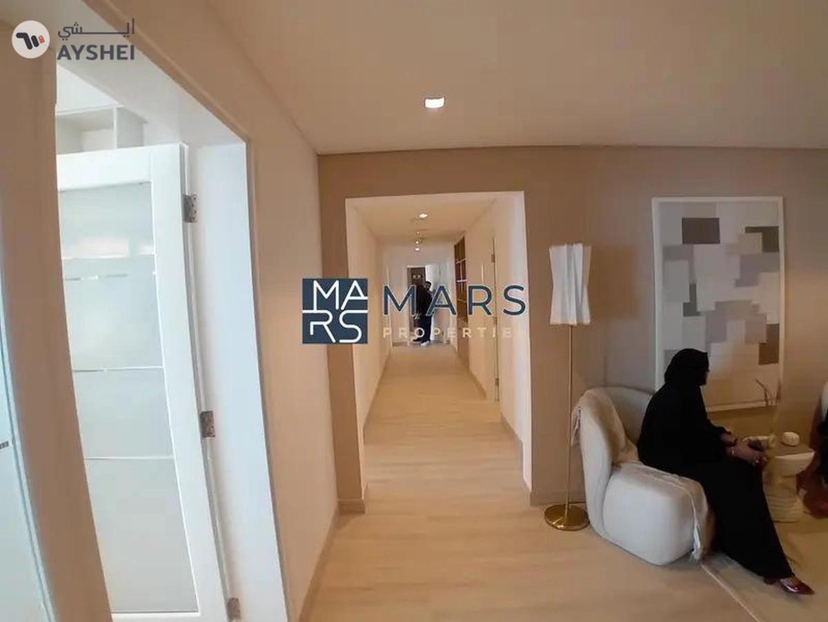 Sea view | privet beach | free hold | 3bhk | lavish luxury-23-23