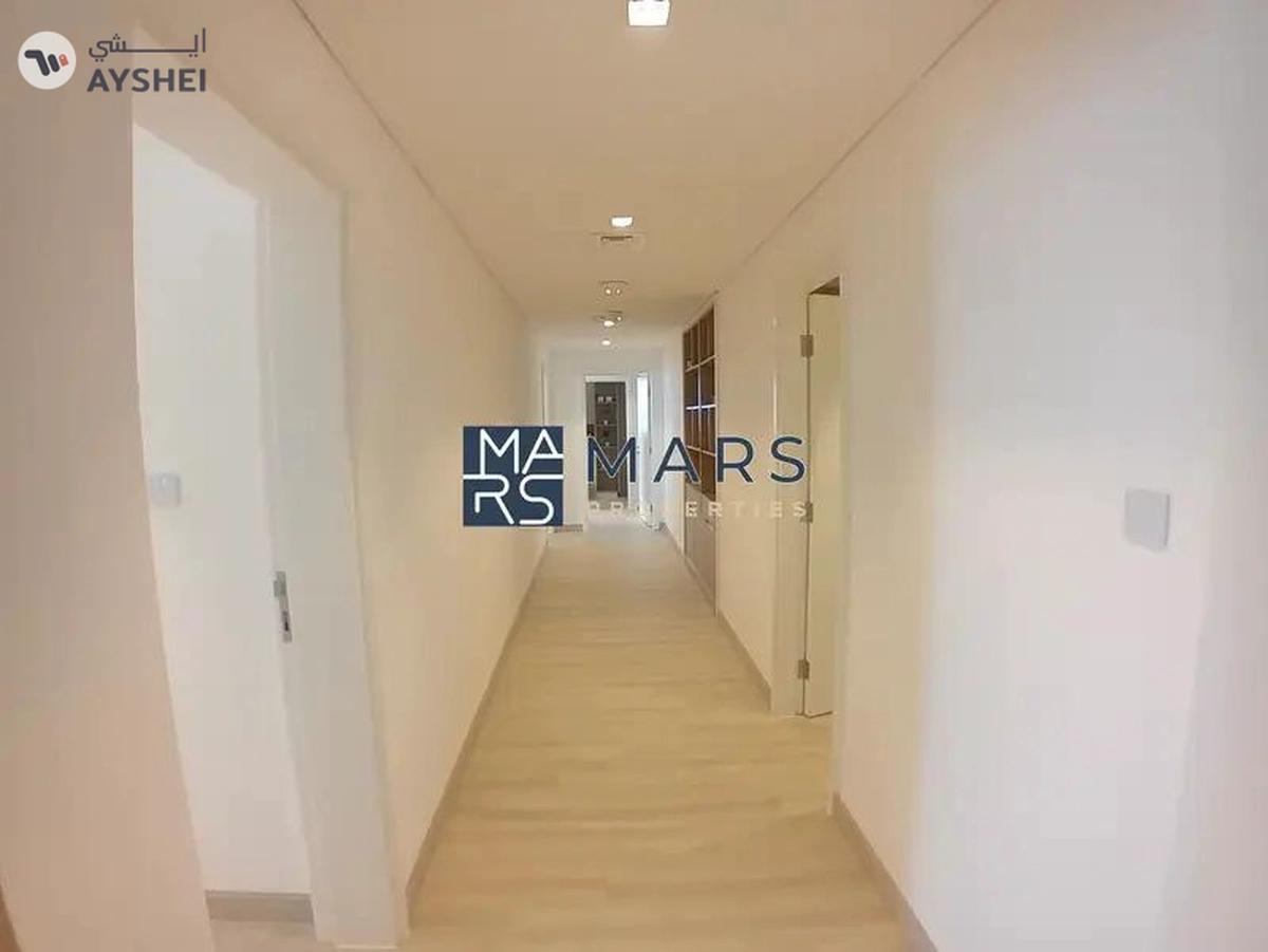 Sea view | privet beach | free hold | 3bhk | lavish luxury-2-2