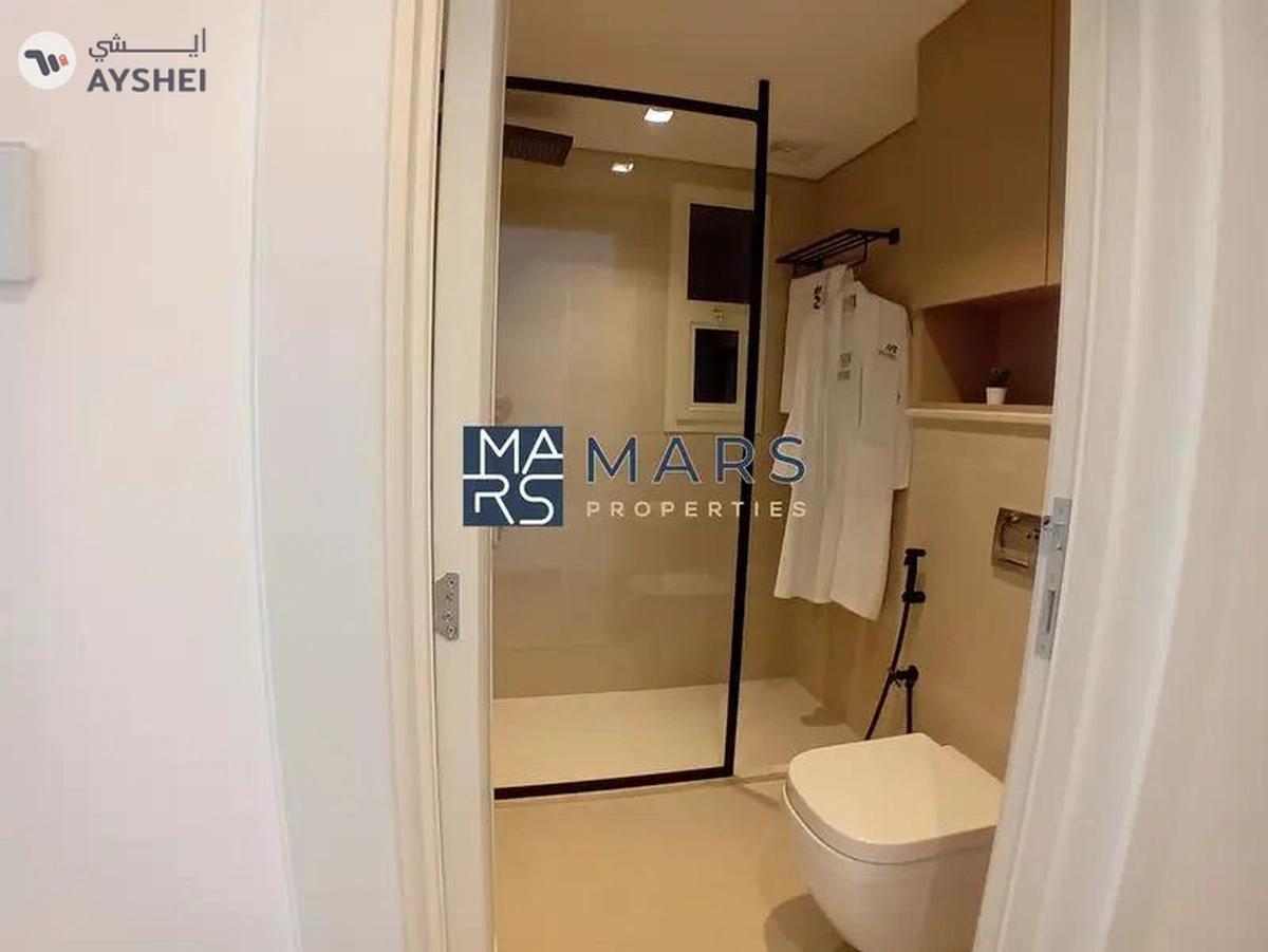 Sea view | privet beach | free hold | 3bhk | lavish luxury-4-4