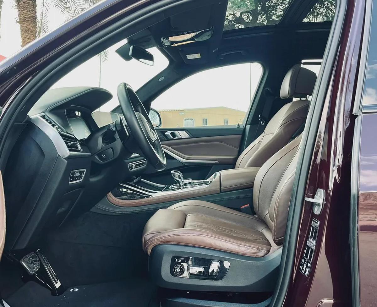 Bmw X7 M sports gcc first owner with full service history from showroom under warranty-10-10