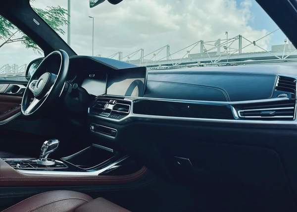 Bmw X7 M sports gcc first owner with full service history from showroom under warranty