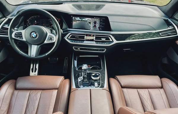 Bmw X7 M sports gcc first owner with full service history from showroom under warranty