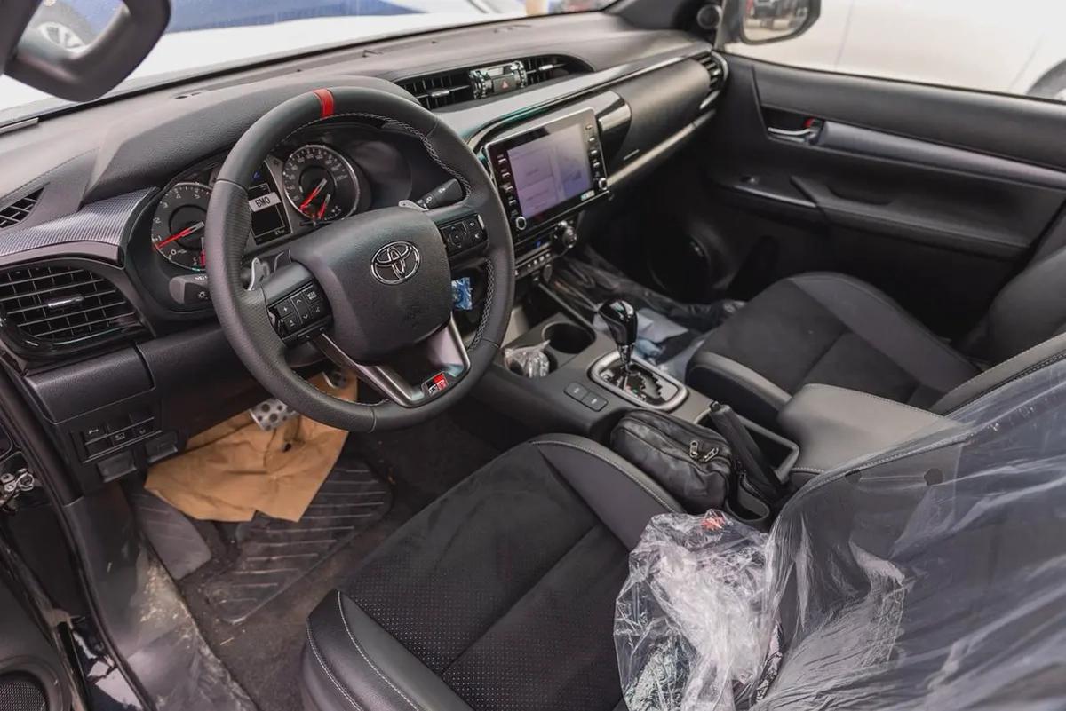 2025 Toyota Hilux GR Sport - GCC Specs - Brand New-4-4