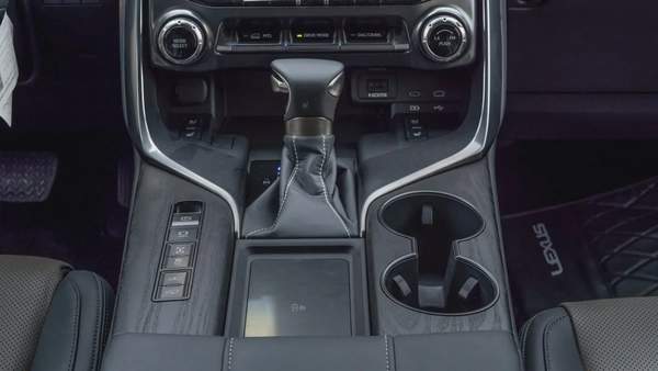 LX 600 3.5L 2025 GCC Specs 0 KM For Export