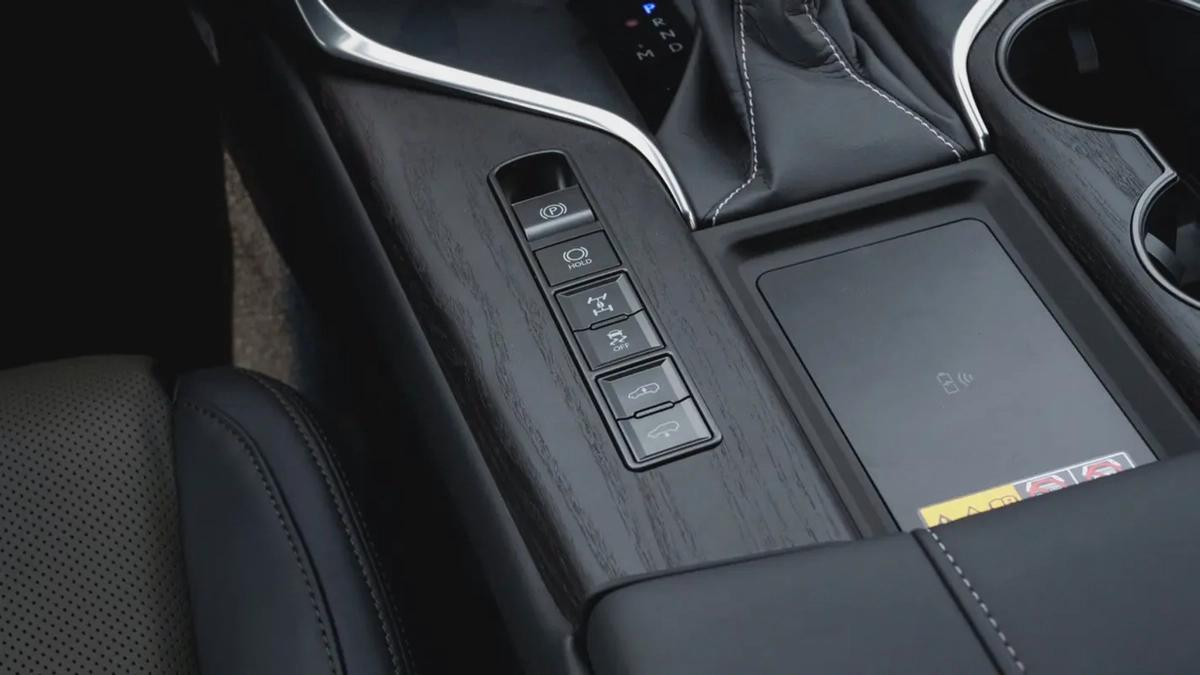 LX 600 3.5L 2025 GCC Specs 0 KM For Export-18-18