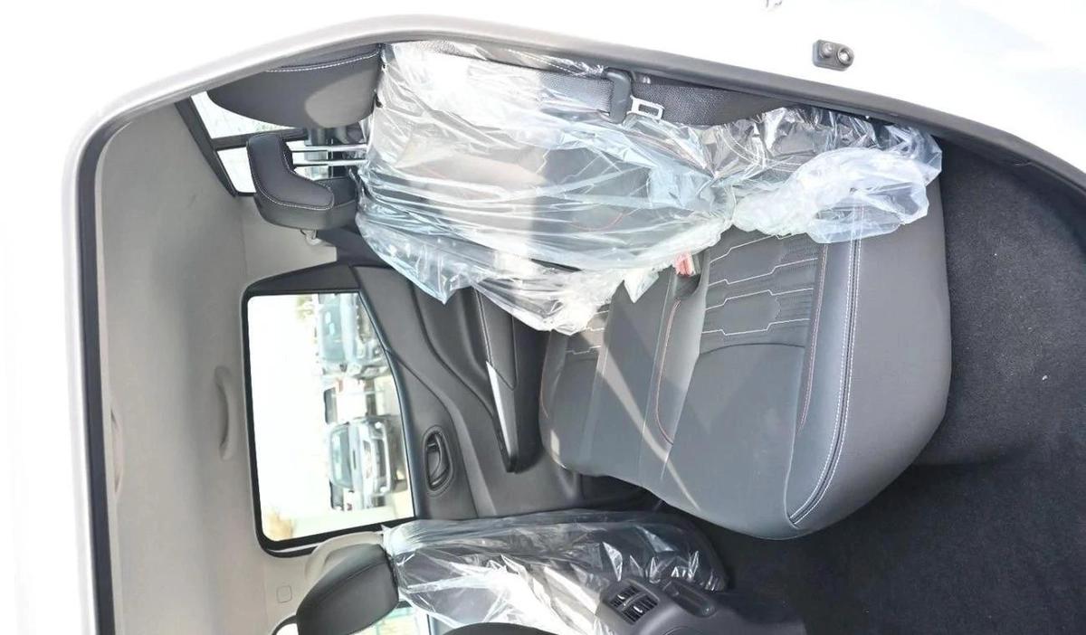 Nissan Navara 2.5 DIESEL PRO4X 4X4 AT 2025 MY Engine Type : 2.5D Mid Output Diesel-7-7