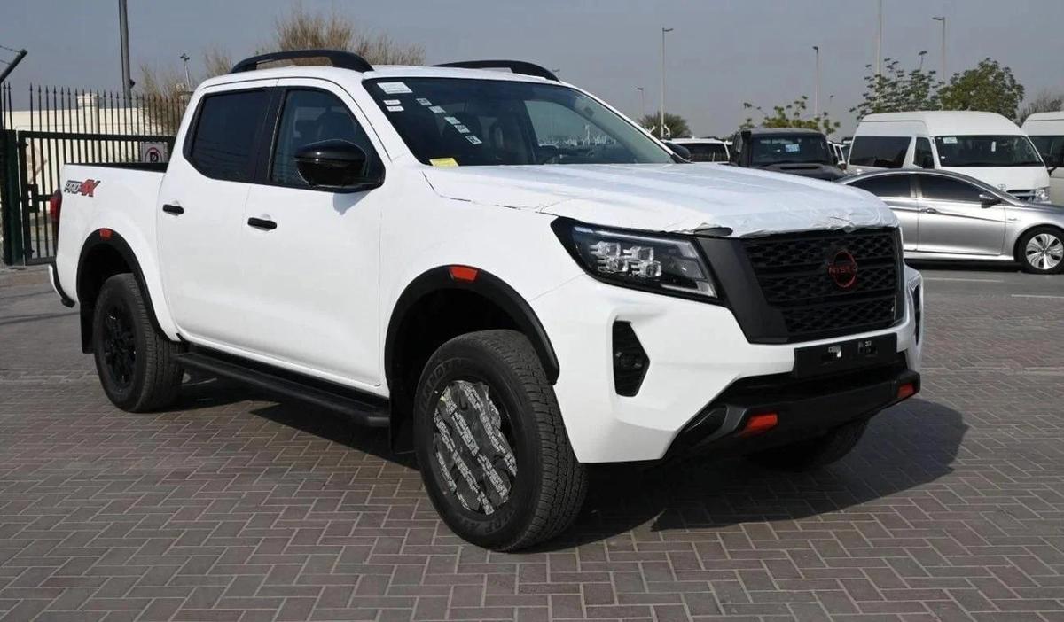 Nissan Navara 2.5 DIESEL PRO4X 4X4 AT 2025 MY Engine Type : 2.5D Mid Output Diesel-3-3