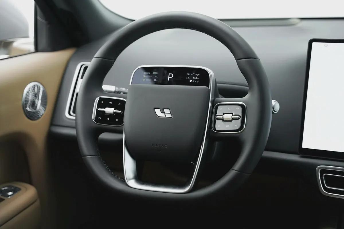 2025 LI AUTO L9 ULTRA 6 SEATER-6-6