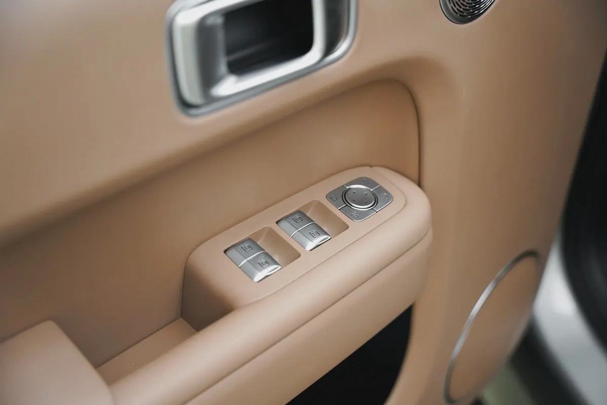 2025 LI AUTO L9 ULTRA 6 SEATER-11-11