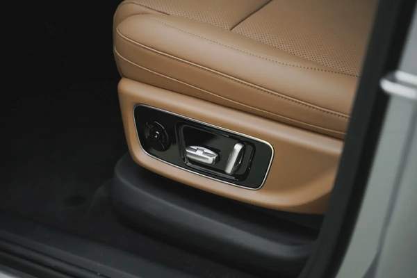 2025 LI AUTO L9 ULTRA 6 SEATER
