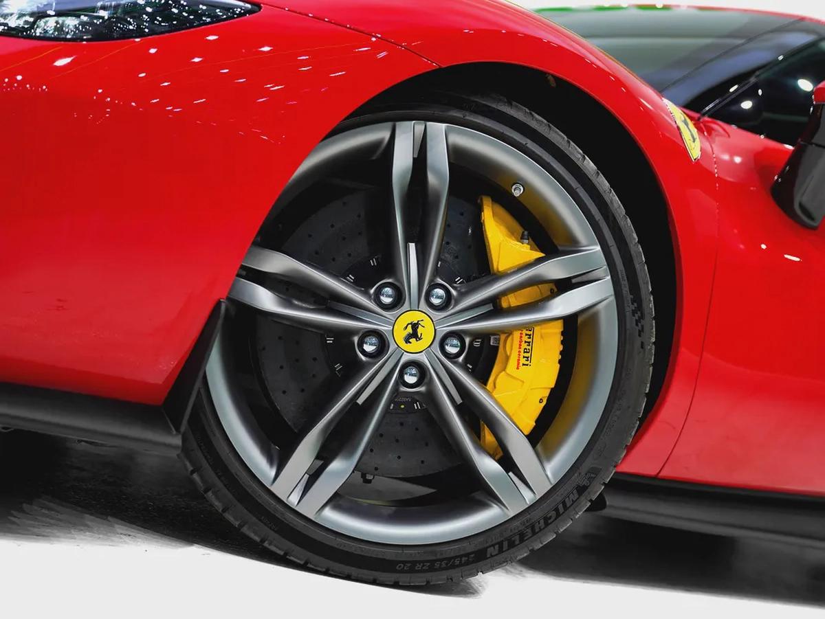 2024 - ONLY 1150 KM FREE CONTRACT SERVICE UNTIL 10/2031 CARBON SEATS CARBON INTERIOR LIFTING-6-6