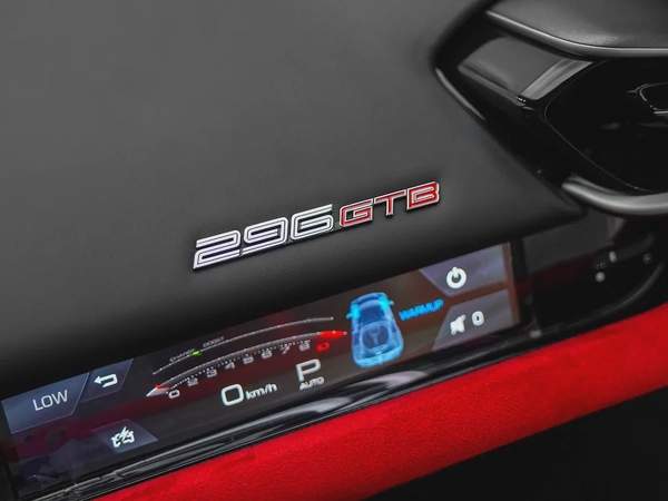 2024 - ONLY 1150 KM FREE CONTRACT SERVICE UNTIL 10/2031 CARBON SEATS CARBON INTERIOR LIFTING