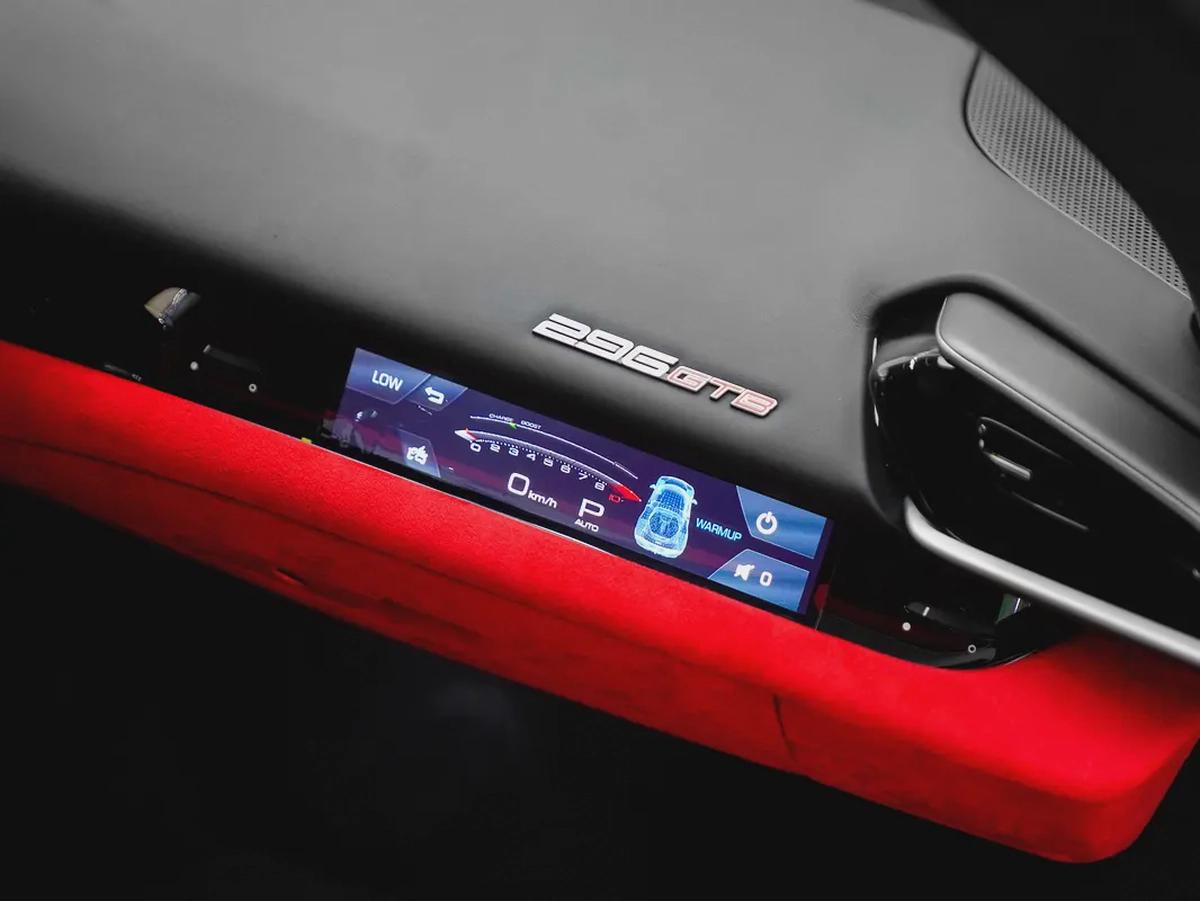 2024 - ONLY 1150 KM FREE CONTRACT SERVICE UNTIL 10/2031 CARBON SEATS CARBON INTERIOR LIFTING-11-11