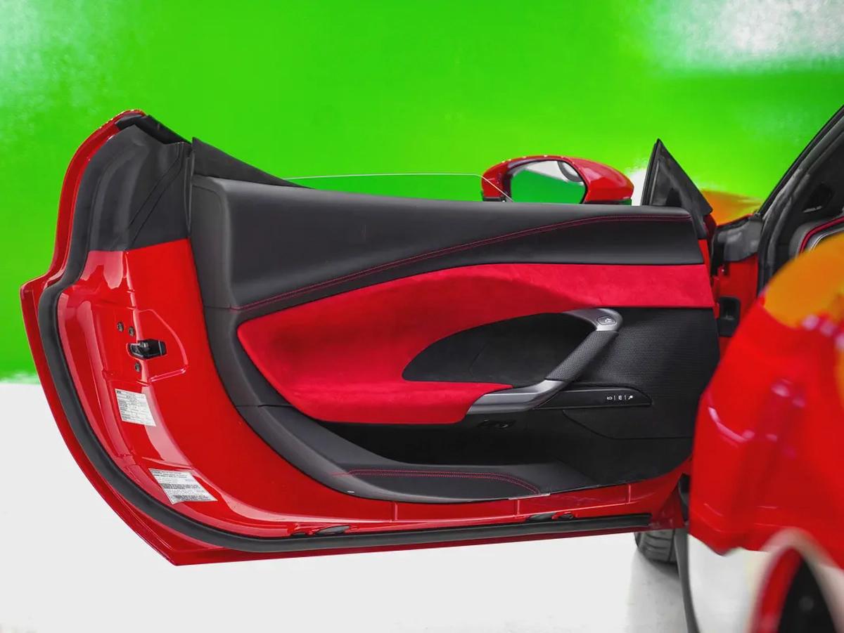 2024 - ONLY 1150 KM FREE CONTRACT SERVICE UNTIL 10/2031 CARBON SEATS CARBON INTERIOR LIFTING-18-18