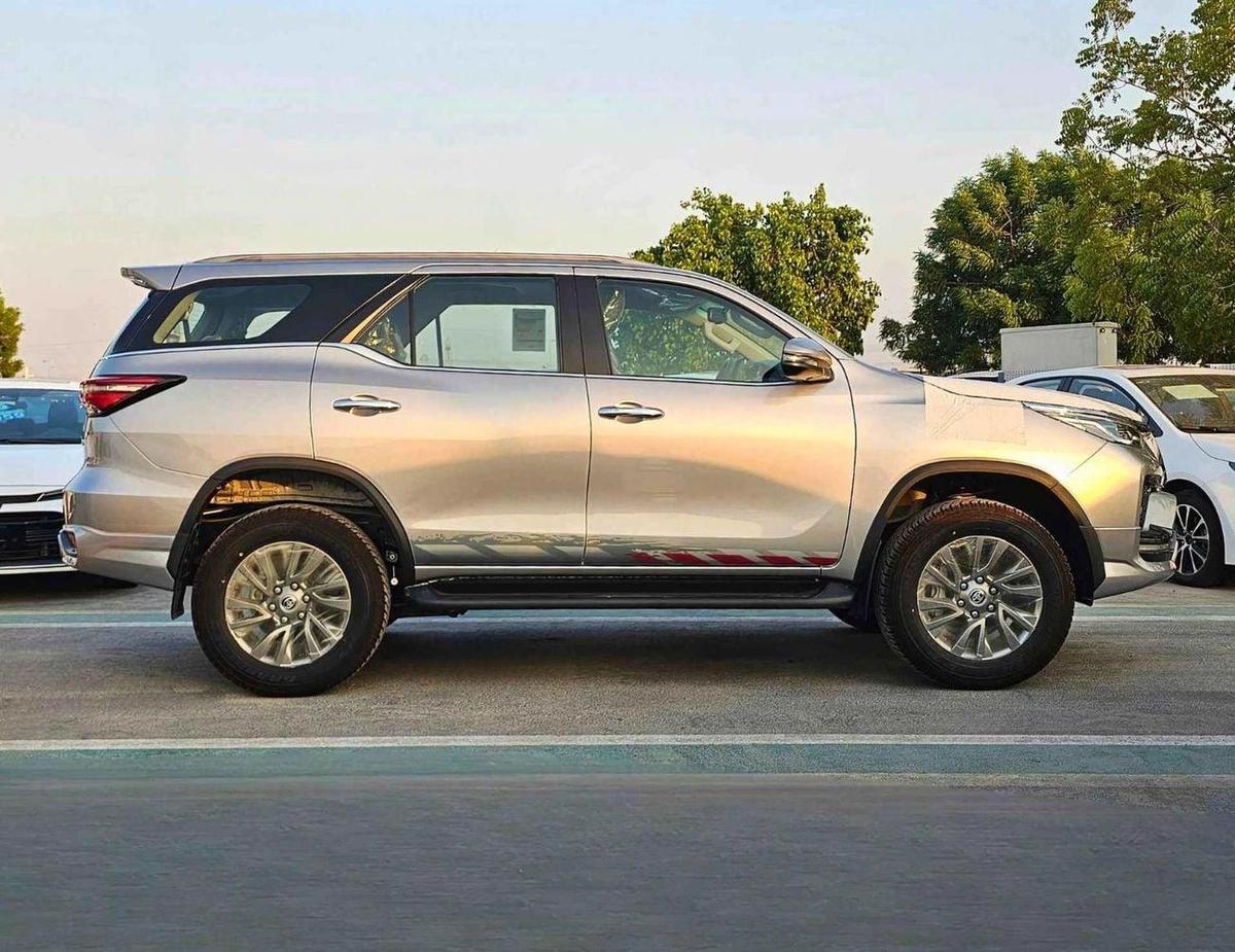 Toyota Fortuner SR5 ADVENTURE / 4.0L V6 PETROL / CLIMATE WITH LEATHER SEATS /DIFFLOCK/ AUTO A/C (CODE # F6HA)-2-2