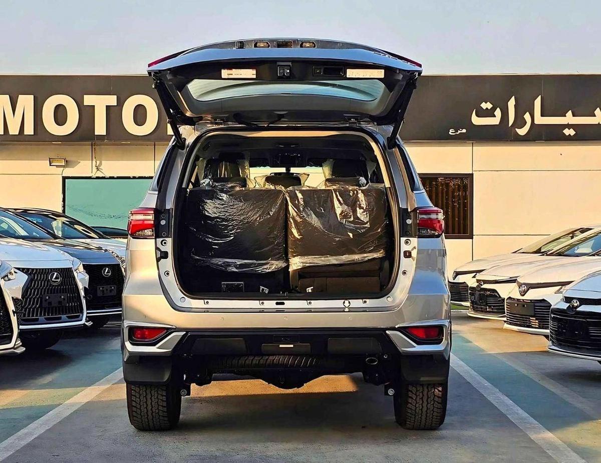Toyota Fortuner SR5 ADVENTURE / 4.0L V6 PETROL / CLIMATE WITH LEATHER SEATS /DIFFLOCK/ AUTO A/C (CODE # F6HA)-5-5