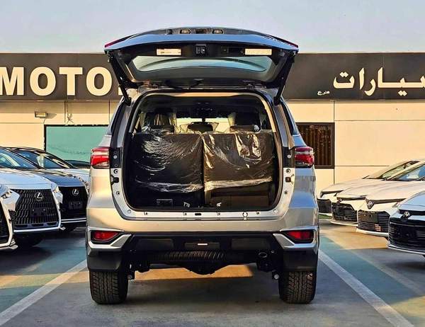 Toyota Fortuner SR5 ADVENTURE / 4.0L V6 PETROL / CLIMATE WITH LEATHER SEATS /DIFFLOCK/ AUTO A/C (CODE # F6HA)