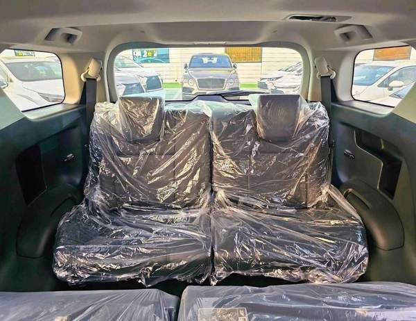 Toyota Fortuner SR5 ADVENTURE / 4.0L V6 PETROL / CLIMATE WITH LEATHER SEATS /DIFFLOCK/ AUTO A/C (CODE # F6HA)