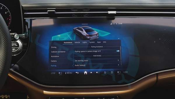 2026 Mercedes-Benz E 300 AMG EQ Boost 2.0T RWD GCC 0Km With 2 Years Unlimited Mileage Warranty