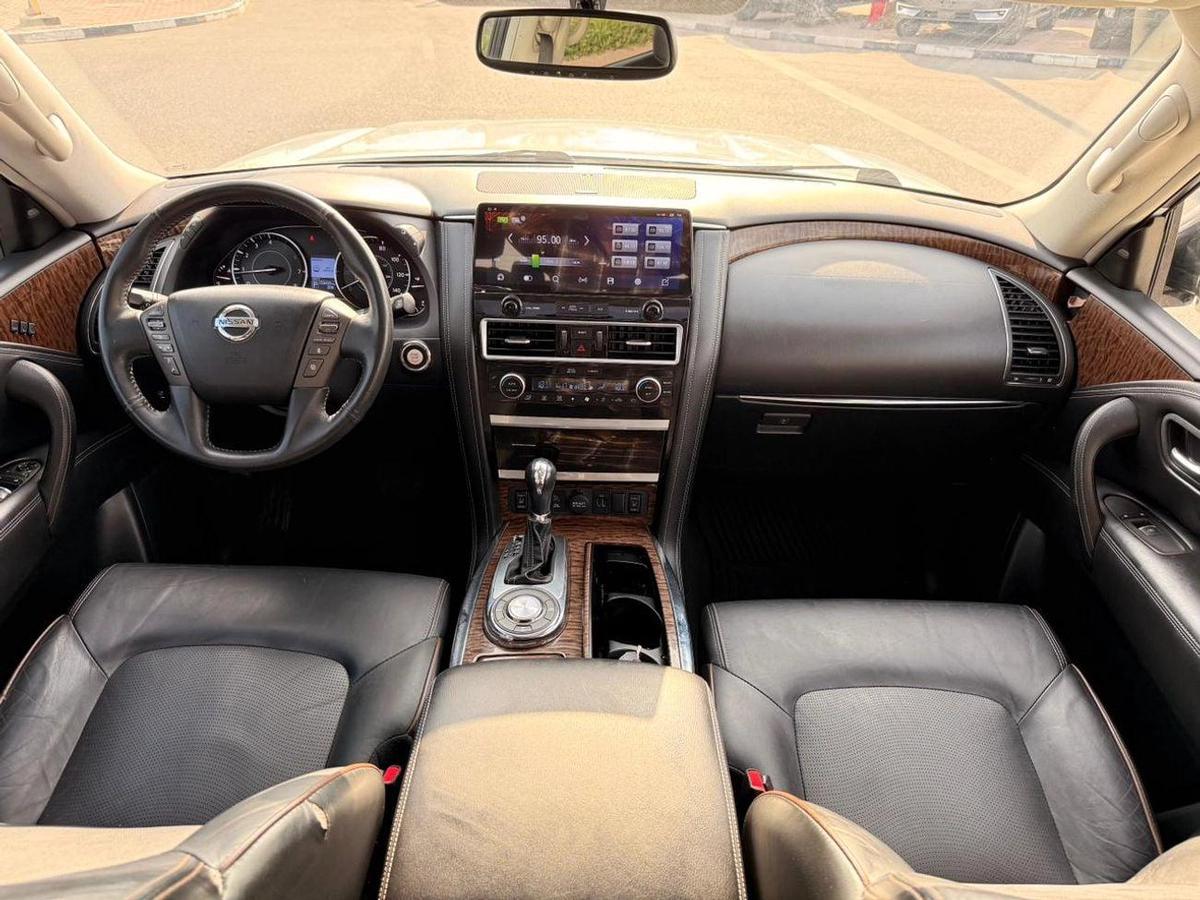 Nissan Armada SL Nismo Full option with sunroof, 360 cameras-4-4