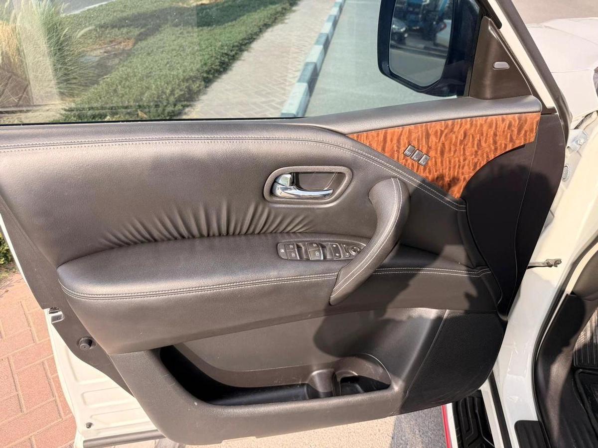 Nissan Armada SL Nismo Full option with sunroof, 360 cameras-16-16