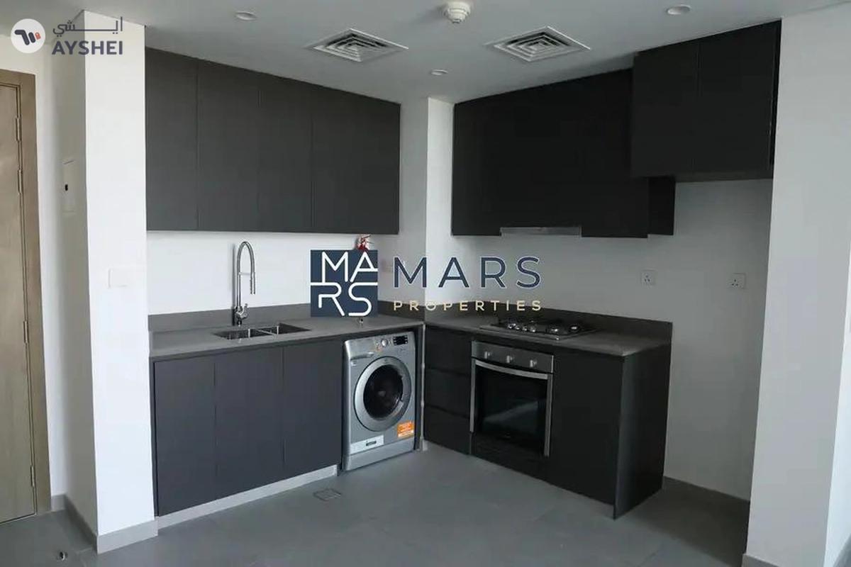 Stunning & Spacious Apartment with Breathtaking Views-12-12