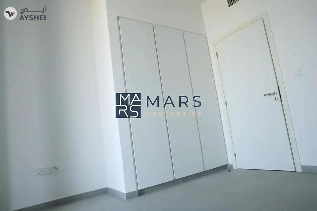 Stunning & Spacious Apartment with Breathtaking Views-4-4