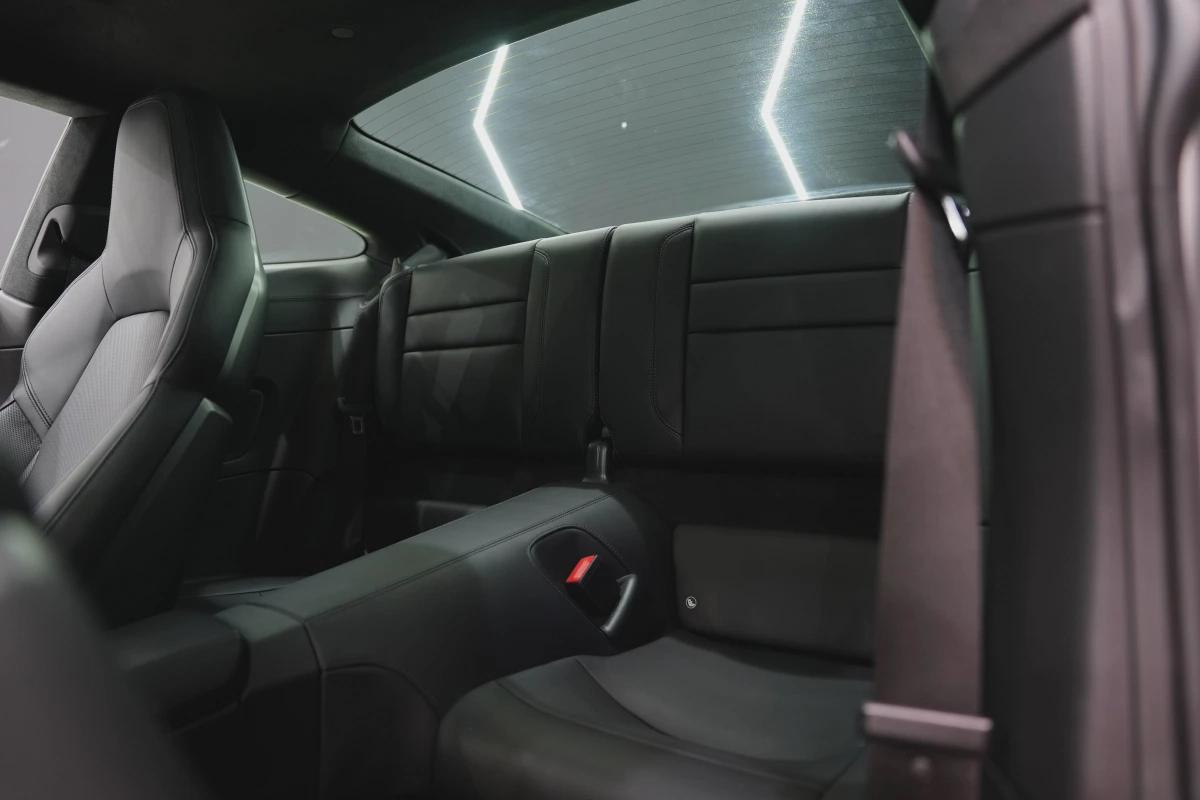 Porsche 911 Carrera GTS Coupe-6-6