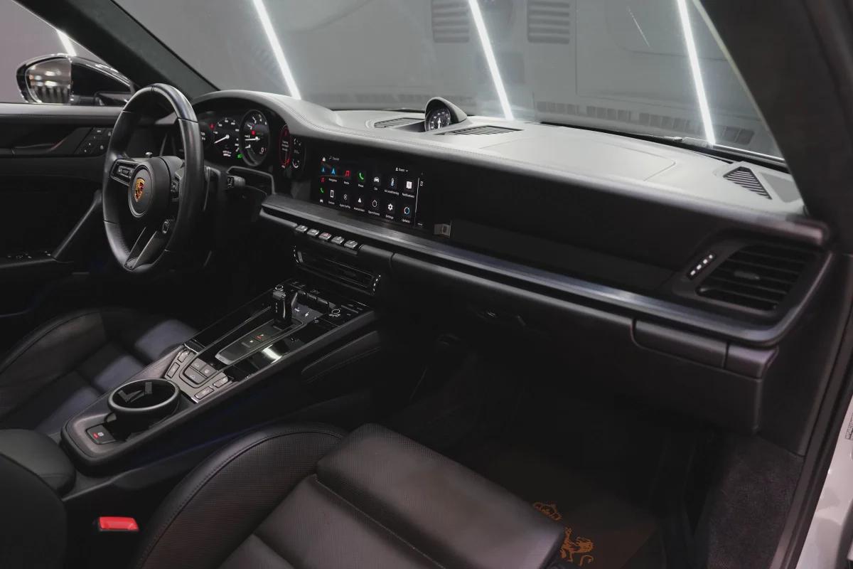 Porsche 911 Carrera GTS Coupe-13-13