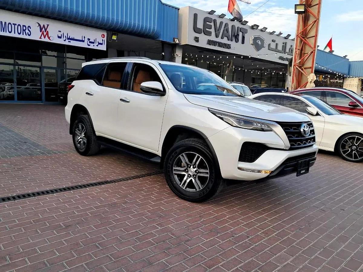 2023 Toyota Fortuner EXR 2.7L V4 Cylinder- GCC Specs - Pristine Condition-7-7